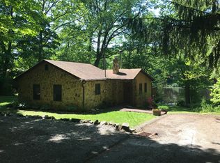 9 Moose Dr, Oak Ridge, NJ 07438