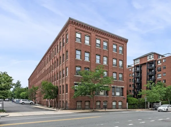 50 Rantoul St APT 502, Beverly, MA 01915