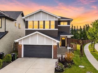 704 39th St SW, Edmonton, AB T6X 2E9