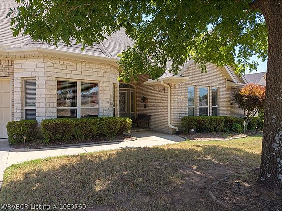 5th image of 712 Ledanna Dr