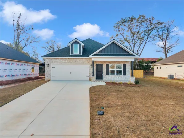 212 Eric Ct, Byron, GA 31008