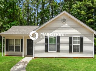 5945 Hamilton Oaks Dr, Charlotte, NC 28216