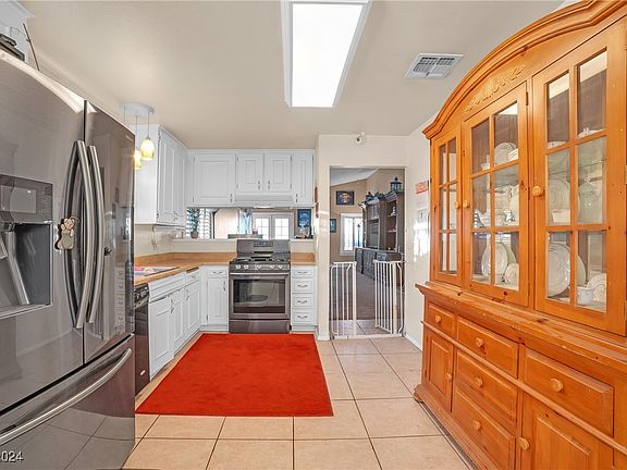 3rd image of 3126 Floral Vista Ave