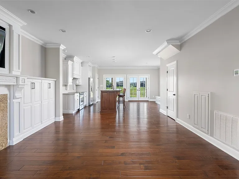 358 Club Ct — Photo 6