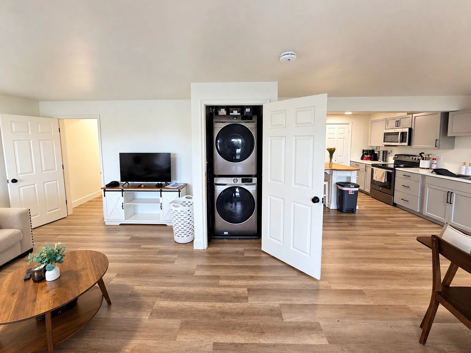2 bed, 1120 sqft, $1,700 — Photo 3