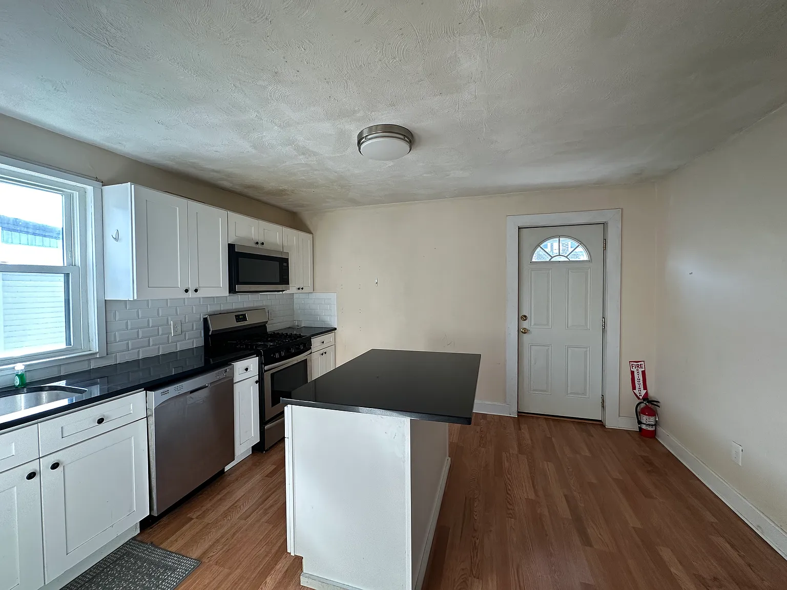 99 Norfolk St — Photo 2