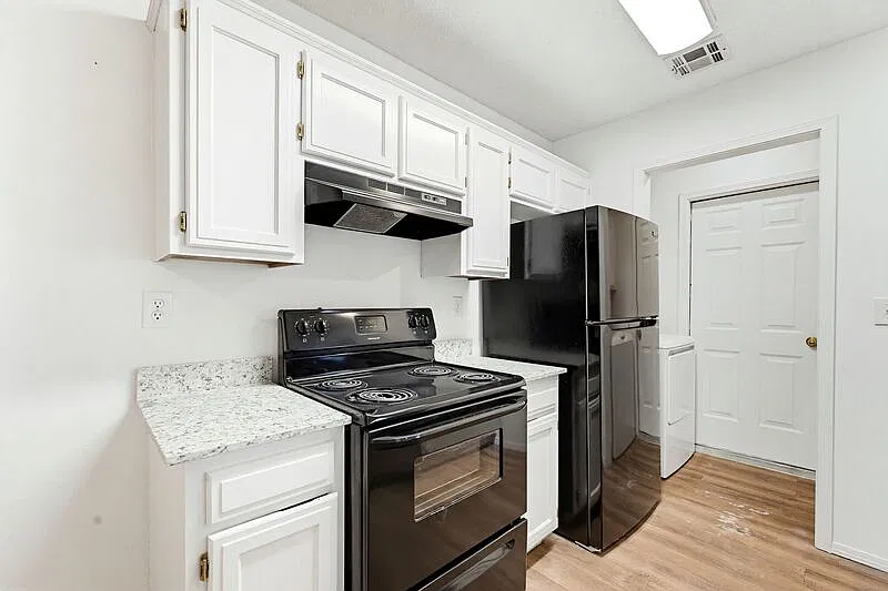 2 bed, 2.0 bath, 1064 sqft, $1,000 — Photo 3