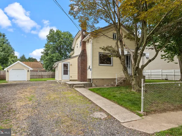 222 Neshaminy Rd, Croydon, PA 19021
