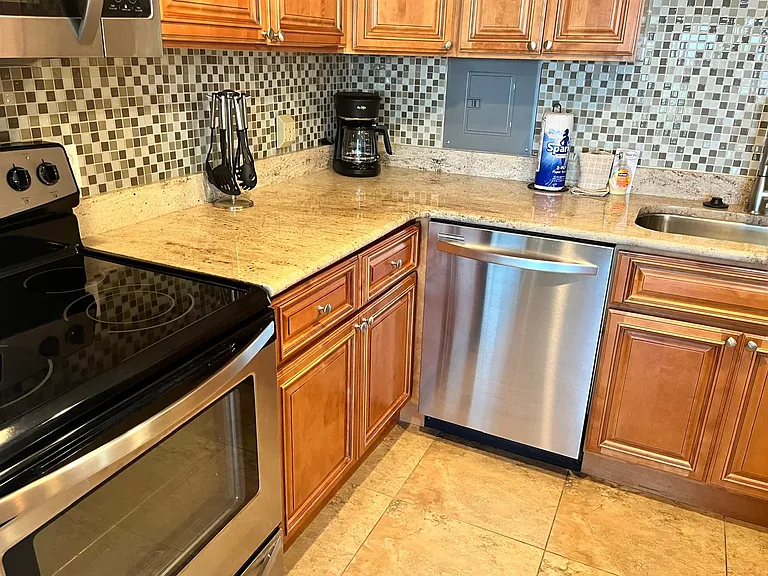 880 Mandalay Ave #802 — Photo 34