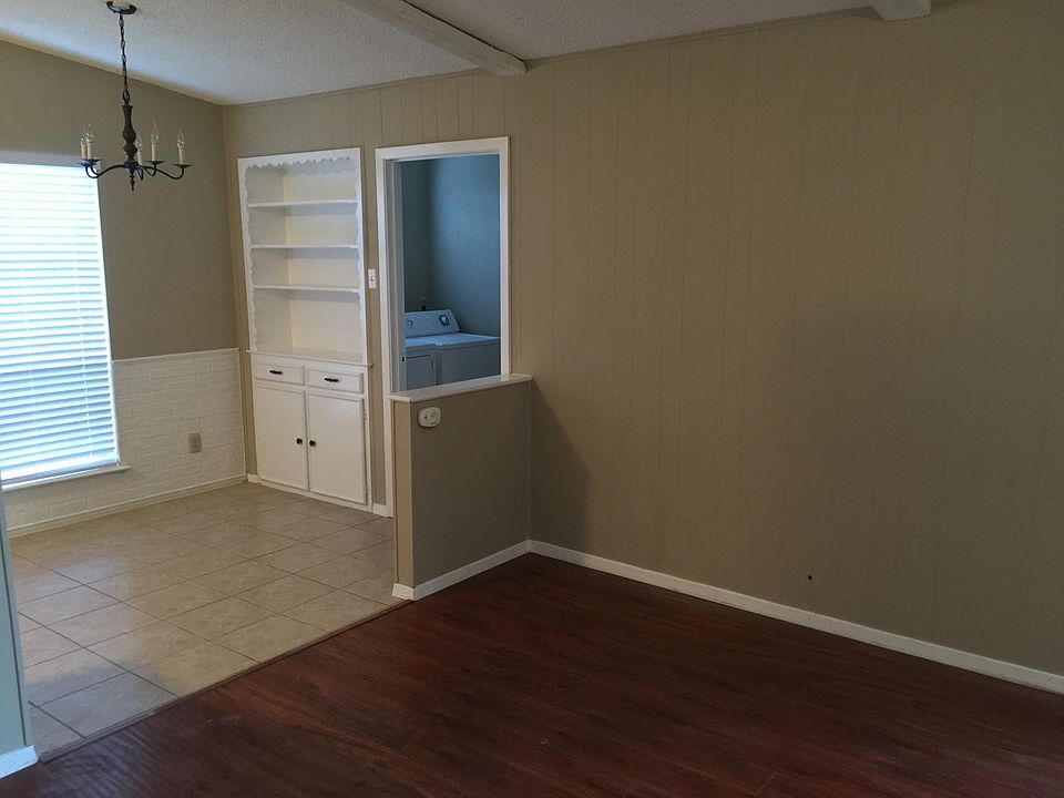 1st image of 1901 Laurel Ln