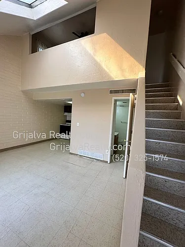 3113 - 3115 Stone Photo 1