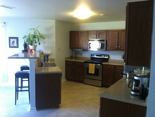 Kitchen w/ stainless app