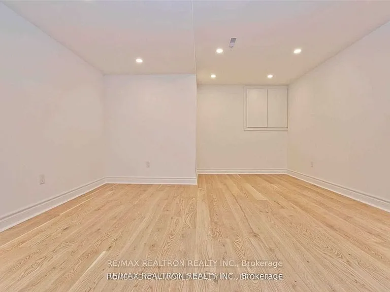 269 Finch Ave E — Photo 26