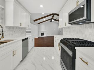 601 S Heather Ln, Friendswood, TX 77546