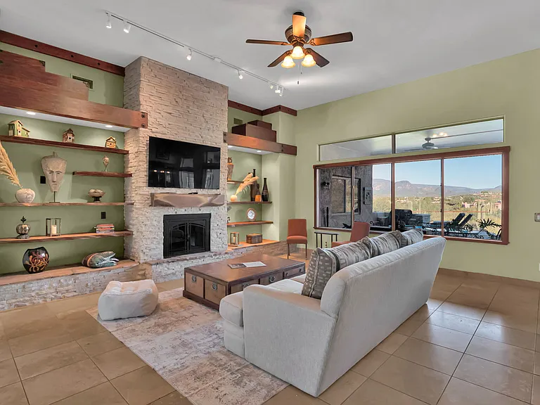 5640 E Miramonte Dr S — Photo 8