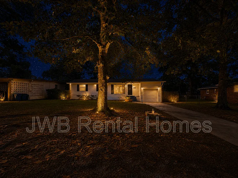 2962 Ribault Cir — Photo 10