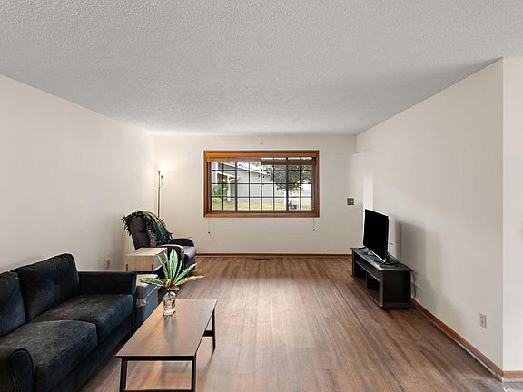 4th image of 4100 3rd St NE Unit 103
