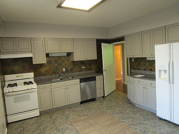 3rd image of 7315 S Coles Ave #1E