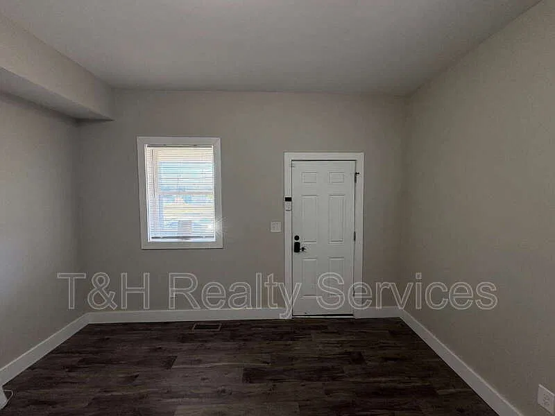 3 bed, 3.0 bath, 1440 sqft, $1,600 — Photo 4