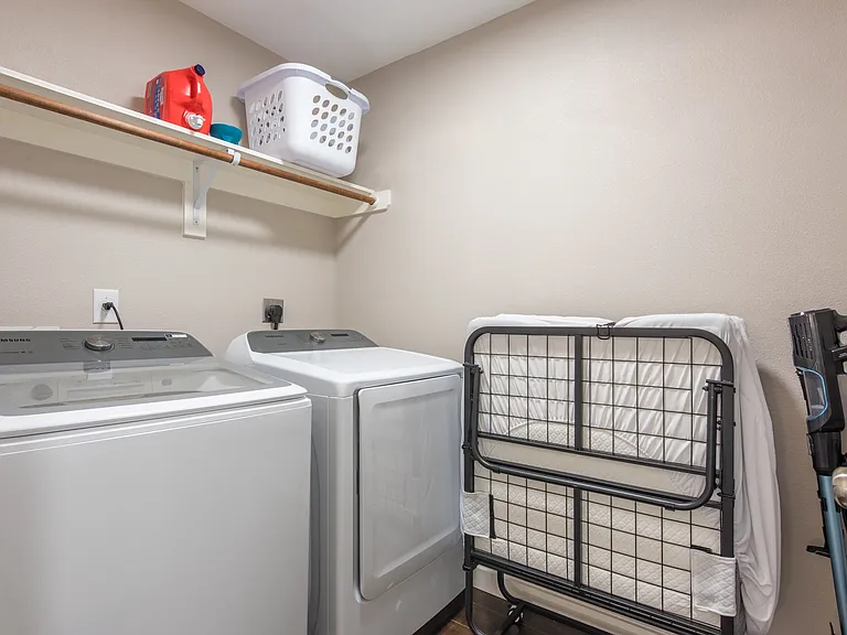 708 S Olive St — Photo 18
