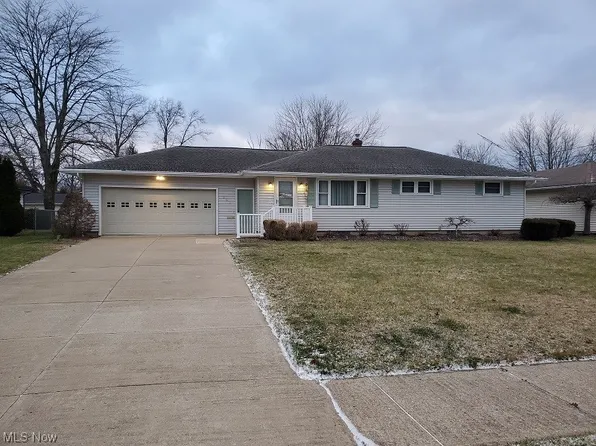 932 Pinecrest Rd, Girard, OH 44420