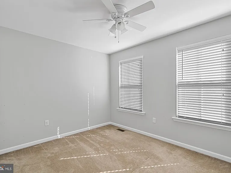605 Socrates St — Photo 22