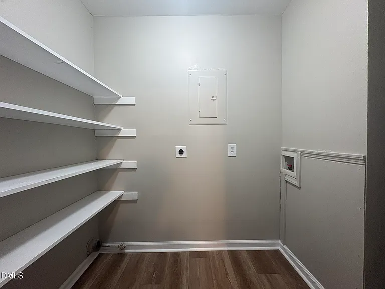 745 Grantland Dr — Photo 7