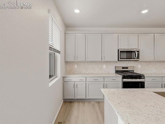 4th image of 10334 Hartwood Dr