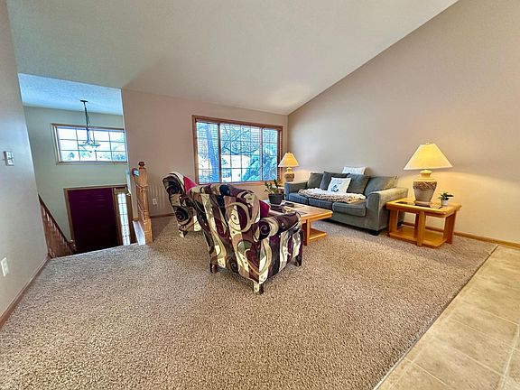 4th image of 23582 Eidelweiss St NW
