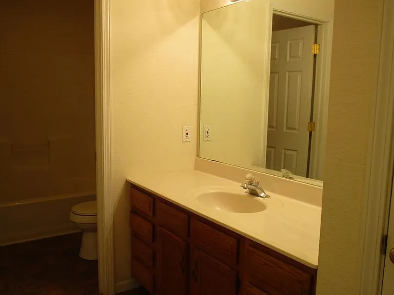 4402 - 4404 Jeana Court — Photo 34