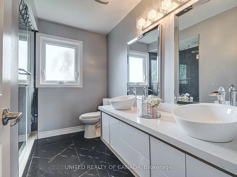 615 Sandford St — Photo 32
