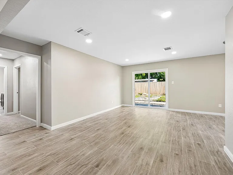 4315 Kelling St — Photo 10