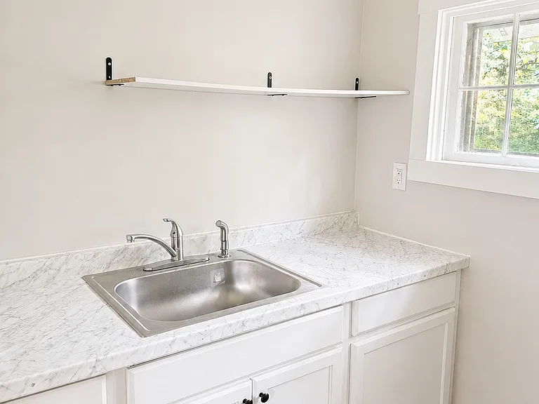 1522 Central Ave #4 — Photo 6