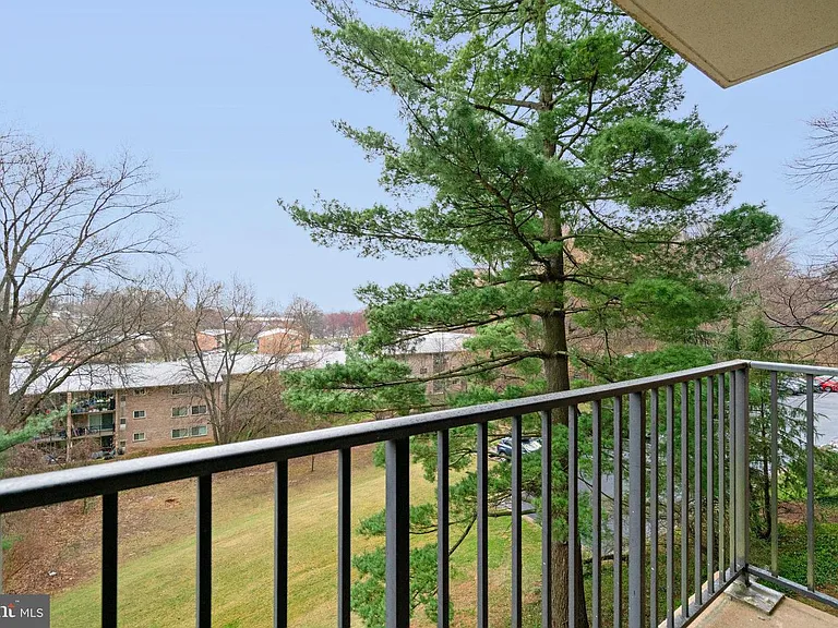 2300 Pimmit Dr #308W — Photo 16