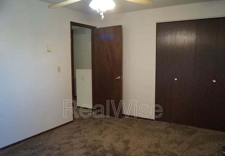 1007 NW C St #B — Photo 12