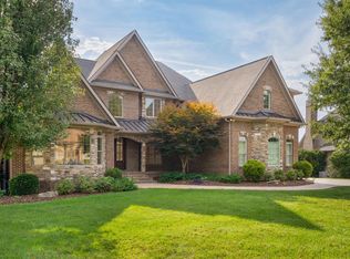 8069 Jonathan Dr, Ooltewah, TN 37363