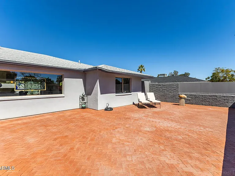 644 E La Jolla Dr — Photo 4