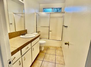 38744 Larkin Ave APT 3, Palmdale, CA 93550