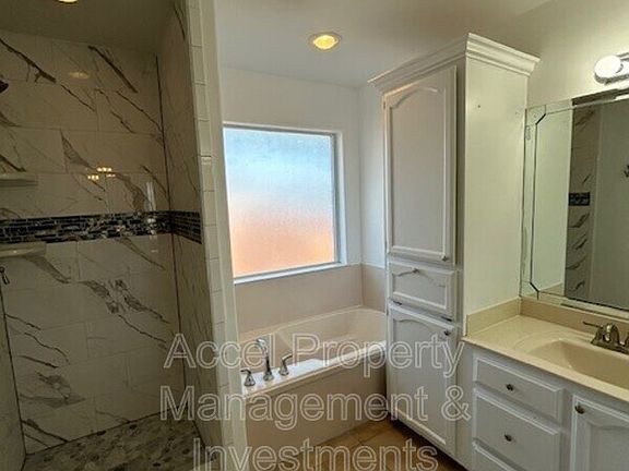 4th image of 307 Tenaza St