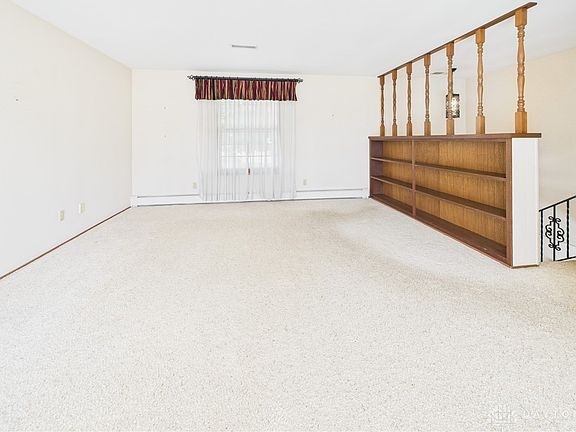 5th image of 227 Hickory Dr