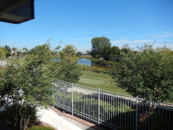 3rd image of 75 Kristin Cir Unit 321