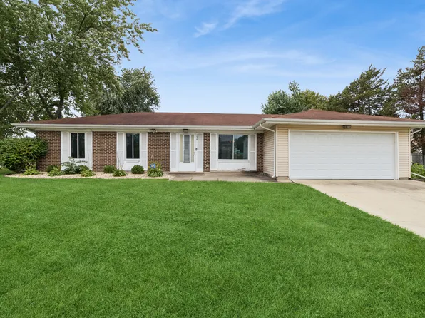 154 Stonehurst Dr, Elgin, IL 60120