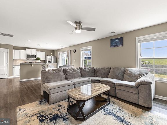 5th image of 34 Faye Dr
