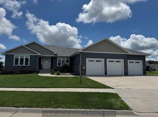 4075 Lee St, Grand Island, NE 68803