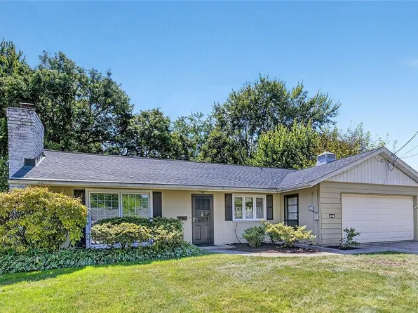 65 Barberry Dr, Berea, OH 44017