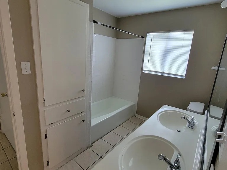 6422 Vincent Dr — Photo 12