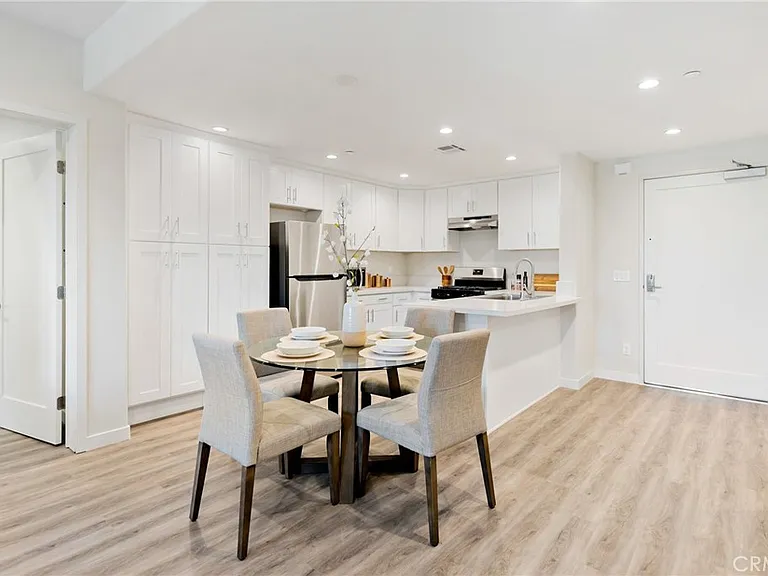 419 N Chandler Ave #423 — Photo 9