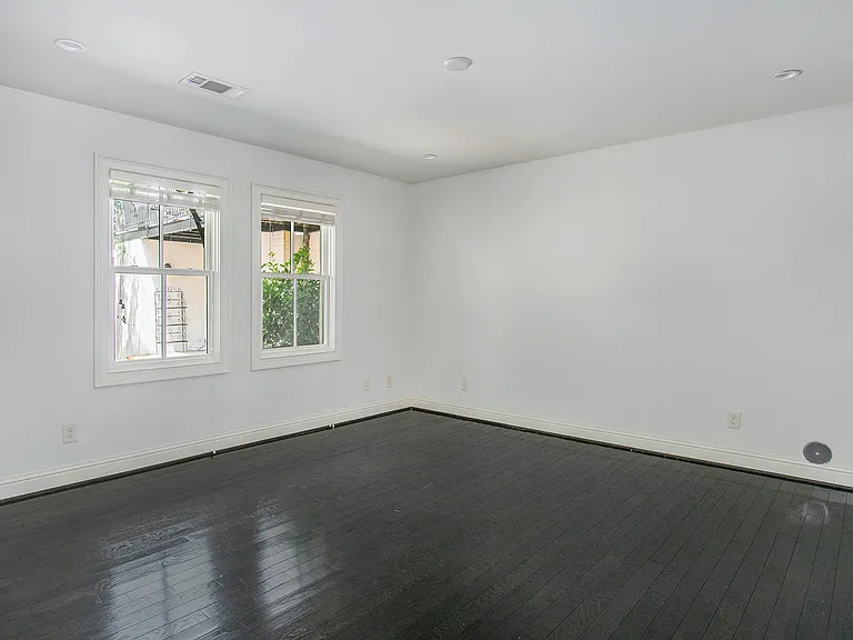 Ivory House — Photo 22