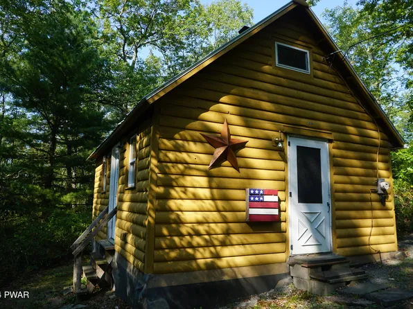 223 Five Mile Meadow Rd, Dingmans Ferry, PA 18328