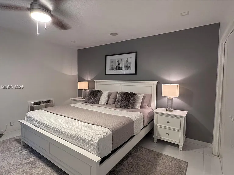 1332 Van Buren St — Photo 19